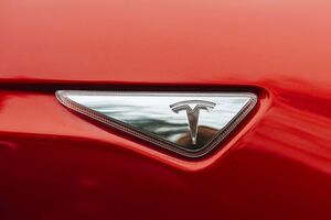 Россиянин хотел завладеть корпоративными данными Tesla и требовать за них выкуп