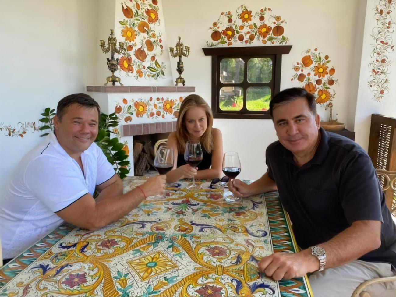 Подробности разговора (слева направо) Богдана, Ясько и Саакашвили о предстоящих выборах не сообщаются