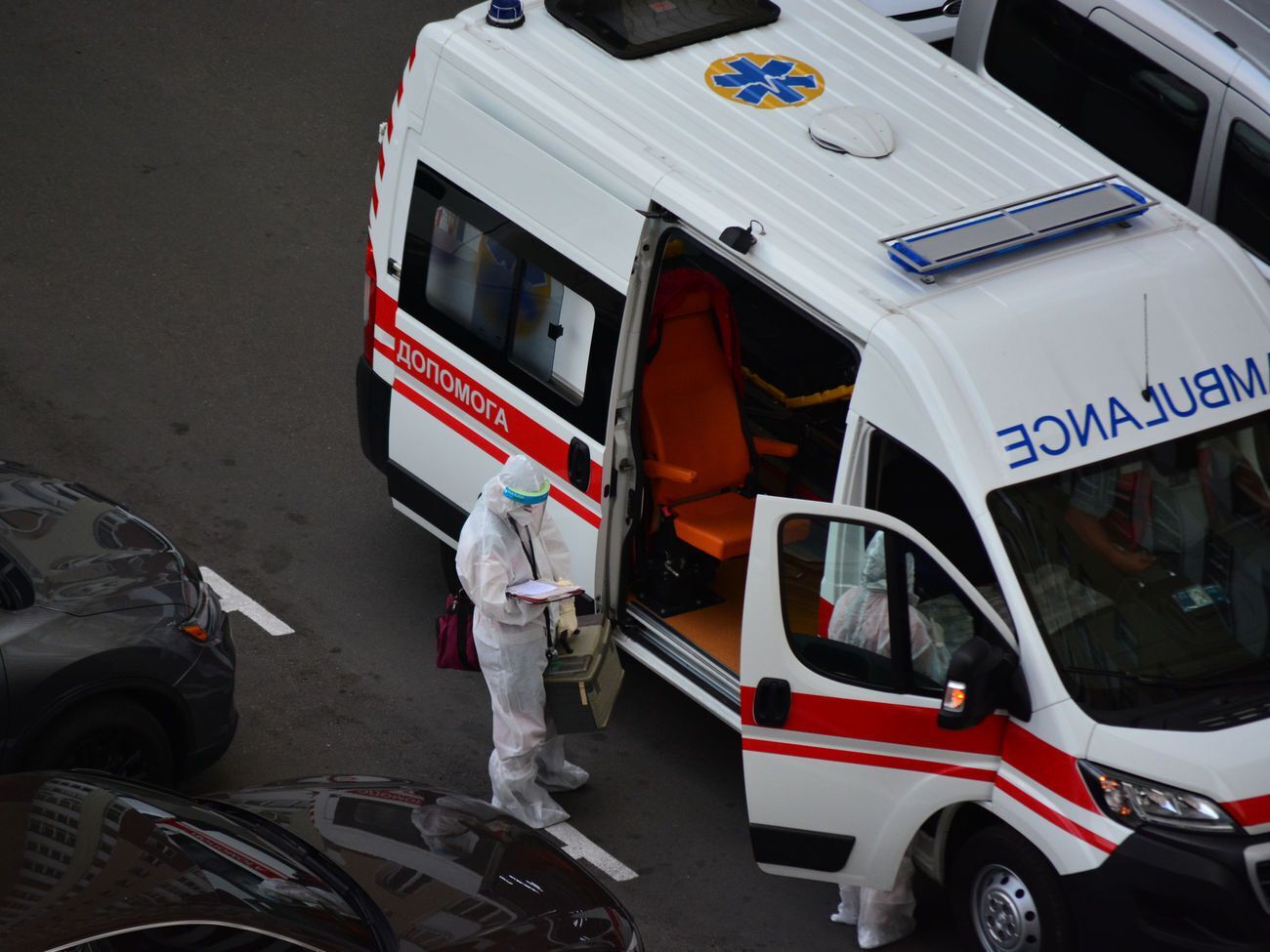 Під час напливу хворих медики змушені будуть вибирати пацієнтів, чиї шанси на одужання високі, і лікувати їх, попередив епідеміолог