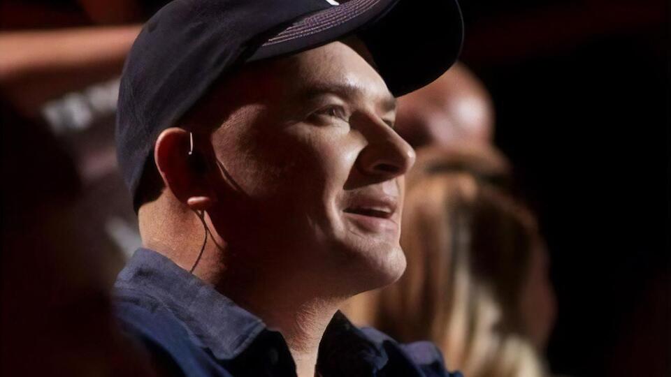 Данилко впервые появился на сцене в образе Сердючки в 1992 году