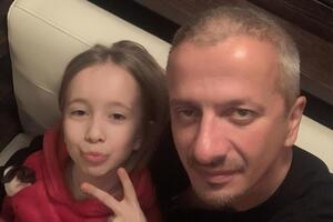 Богомолов о дочери: Вот этому хрюнделю сегодня десять