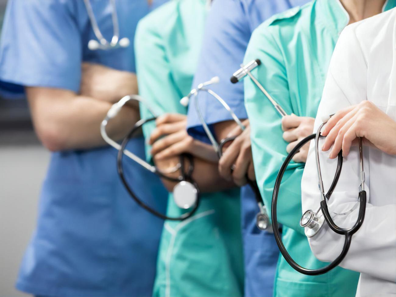 Зарплаты медикам должны подняться на&nbsp;25&ndash;75%