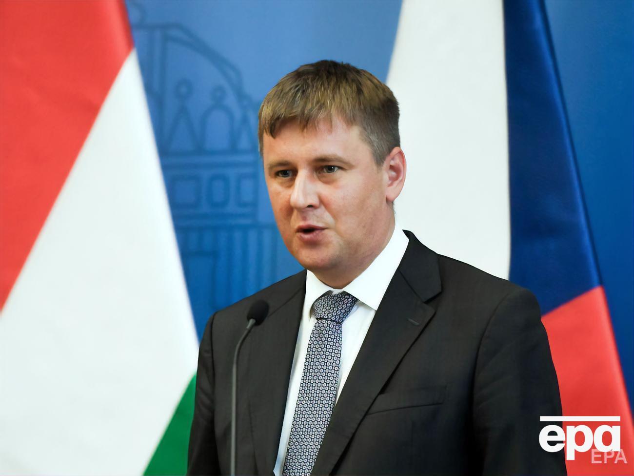 Петржичек зазначив, що в первісному списку санкцій ЄС проти Білорусі є 20 осіб