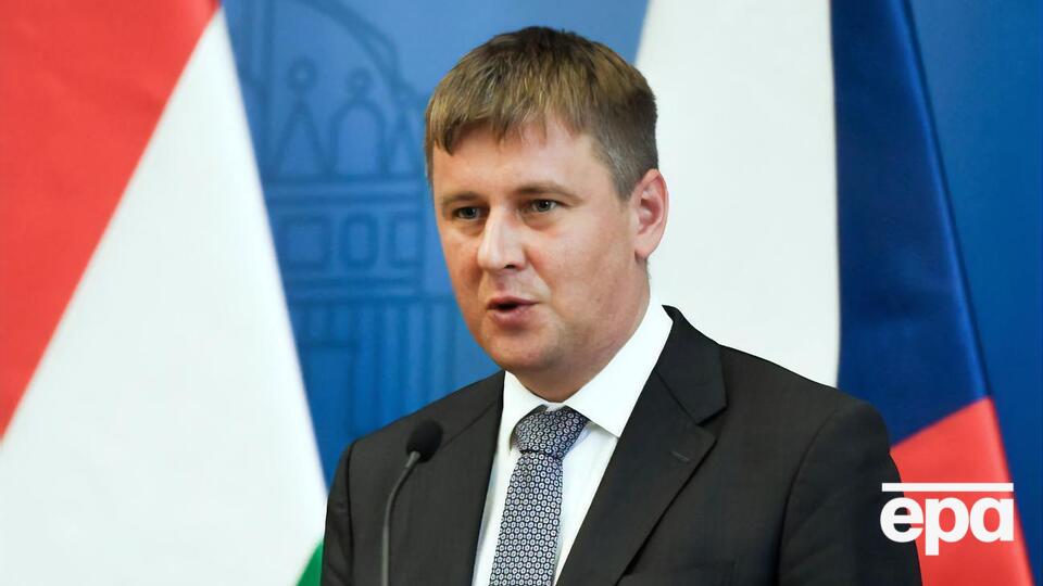 Петржичек отметил, что в первоначальном санкционном списке ЕС против Беларуси присутствует 20 человек