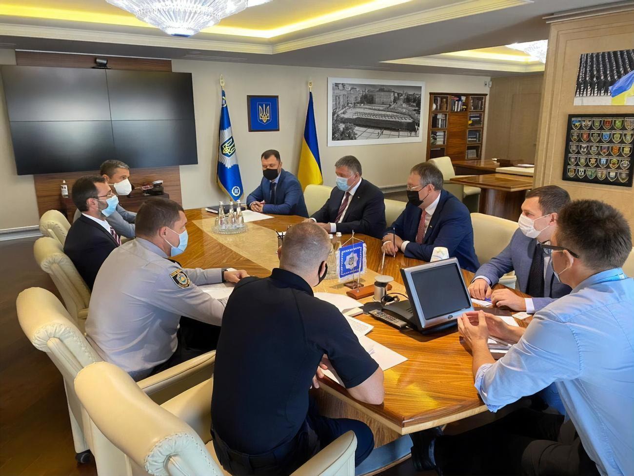 Аваков провів нараду, присвячену питанню безпеки в Умані під час святкування Рош га-Шана