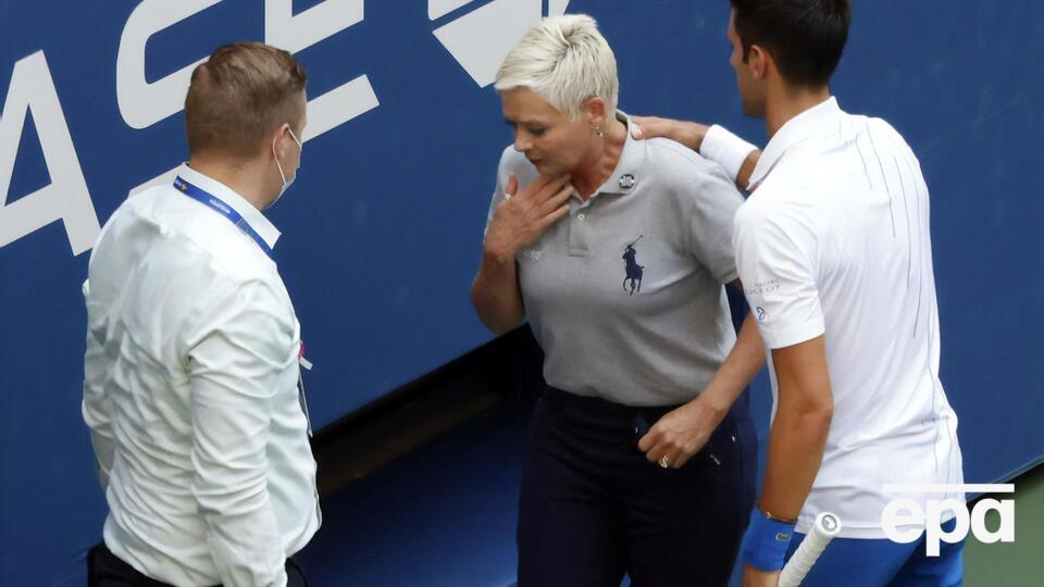 Джоковича зняли зі змагань за інцидент із лінійним арбітром