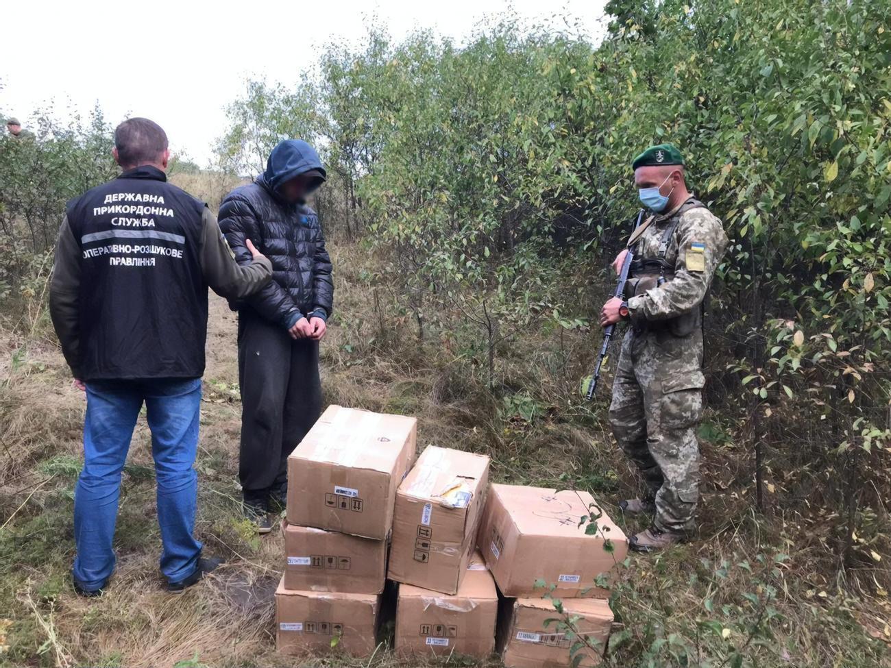Затриманий чоловік спробував втекти від прикордонників