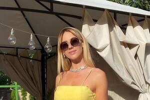 Нікітюк: Літо, залишся... Туфлі взула два рази