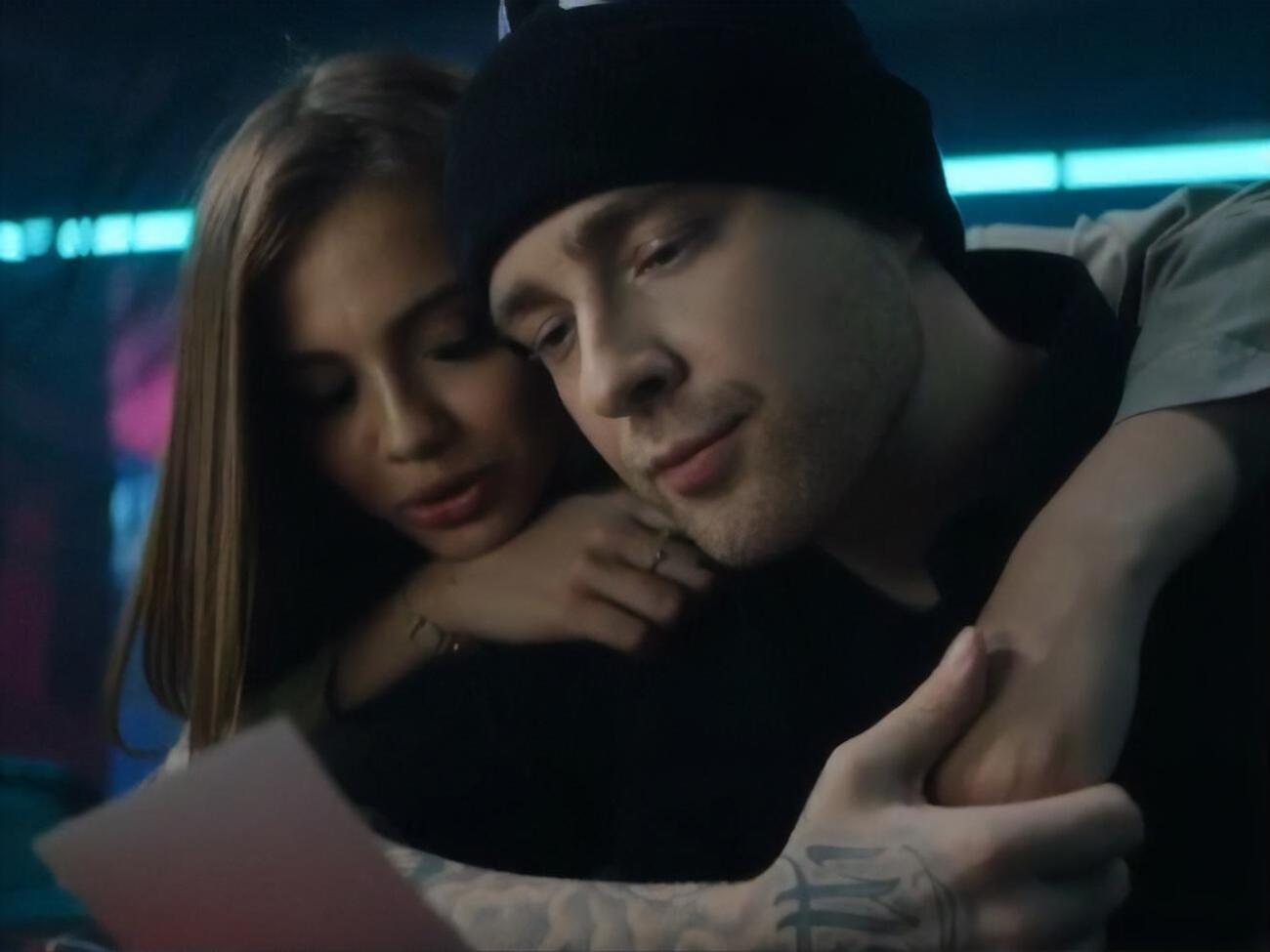 "Девочка с картинки". Егор Крид выпустил клип о хакерше и показал, как проходили съемки. Видео