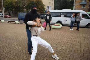 Митингующих задерживали в районе Комаровского рынка в Минске