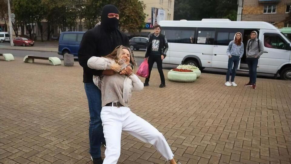 Мітингувальників затримували в районі Комаровського ринку в Мінську