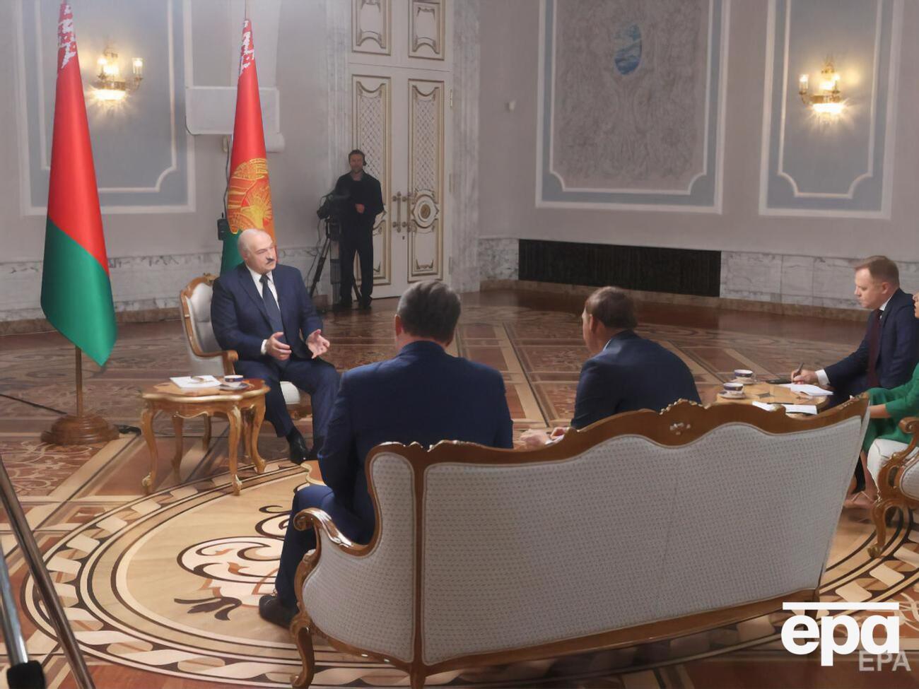 Лукашенко назвав побиття протестувальників "першими гарячими емоціями того часу"