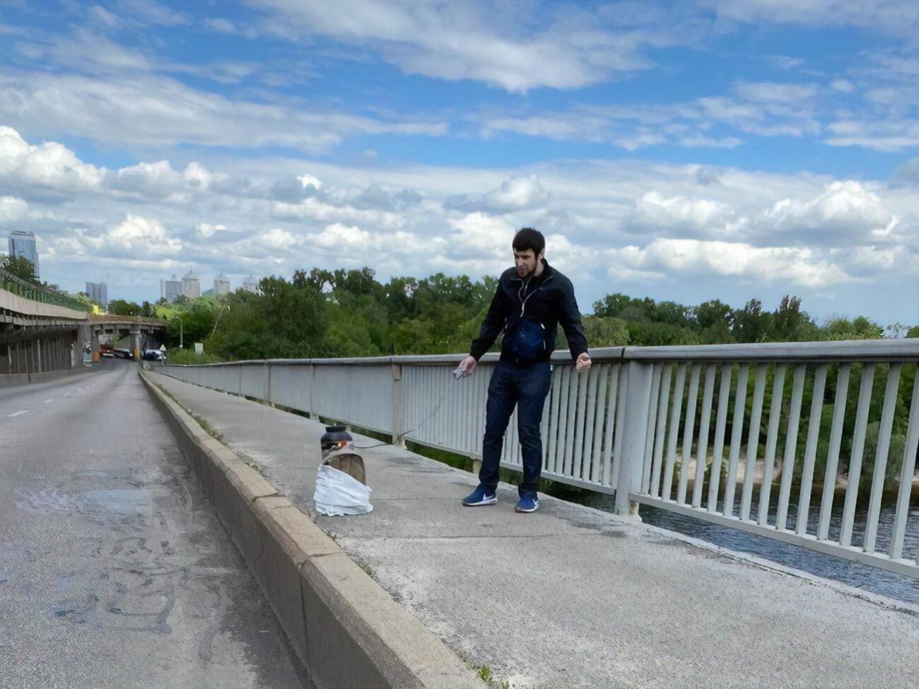 1 июня Ткаленко заявил, что собирается взорвать мост Метро