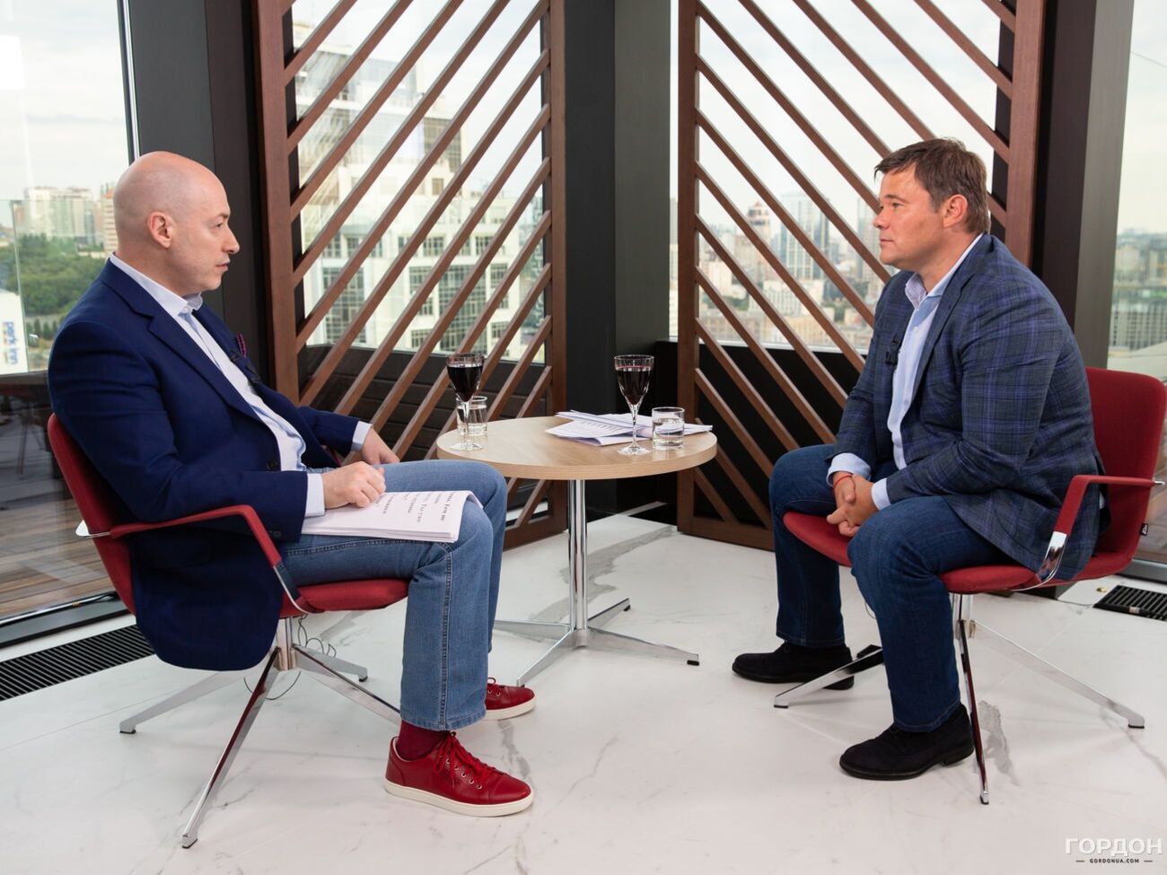 Богдан:&nbsp;Как отбирают сейчас? "Этот хороший. Мне нравится".&nbsp;А в результате &ndash;&nbsp;набор случайных людей, которых объединяет только желание что-то свистнуть