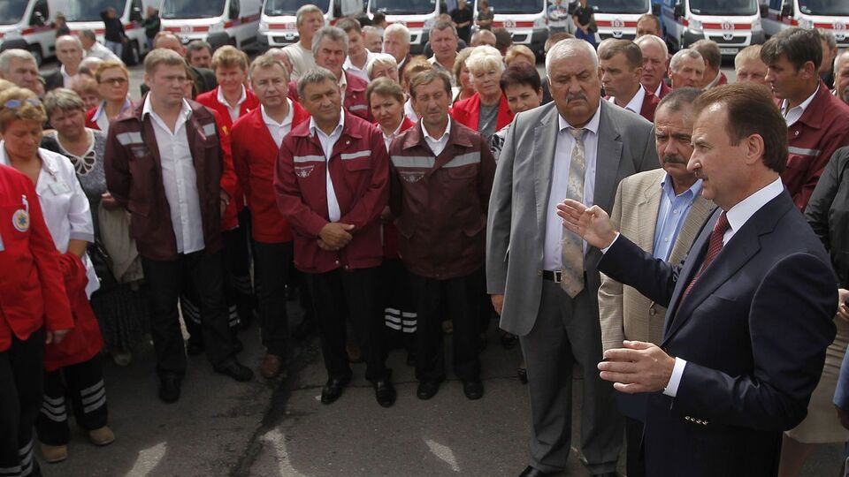 Попов (справа): Медики, врачи и социальные работники – это те жители нашего города, на которых больше всего увеличилась нагрузка после начала эпидемии