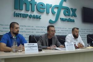 16 подозреваемых заочно наградили почетными отличиями "Народный герой Украины"