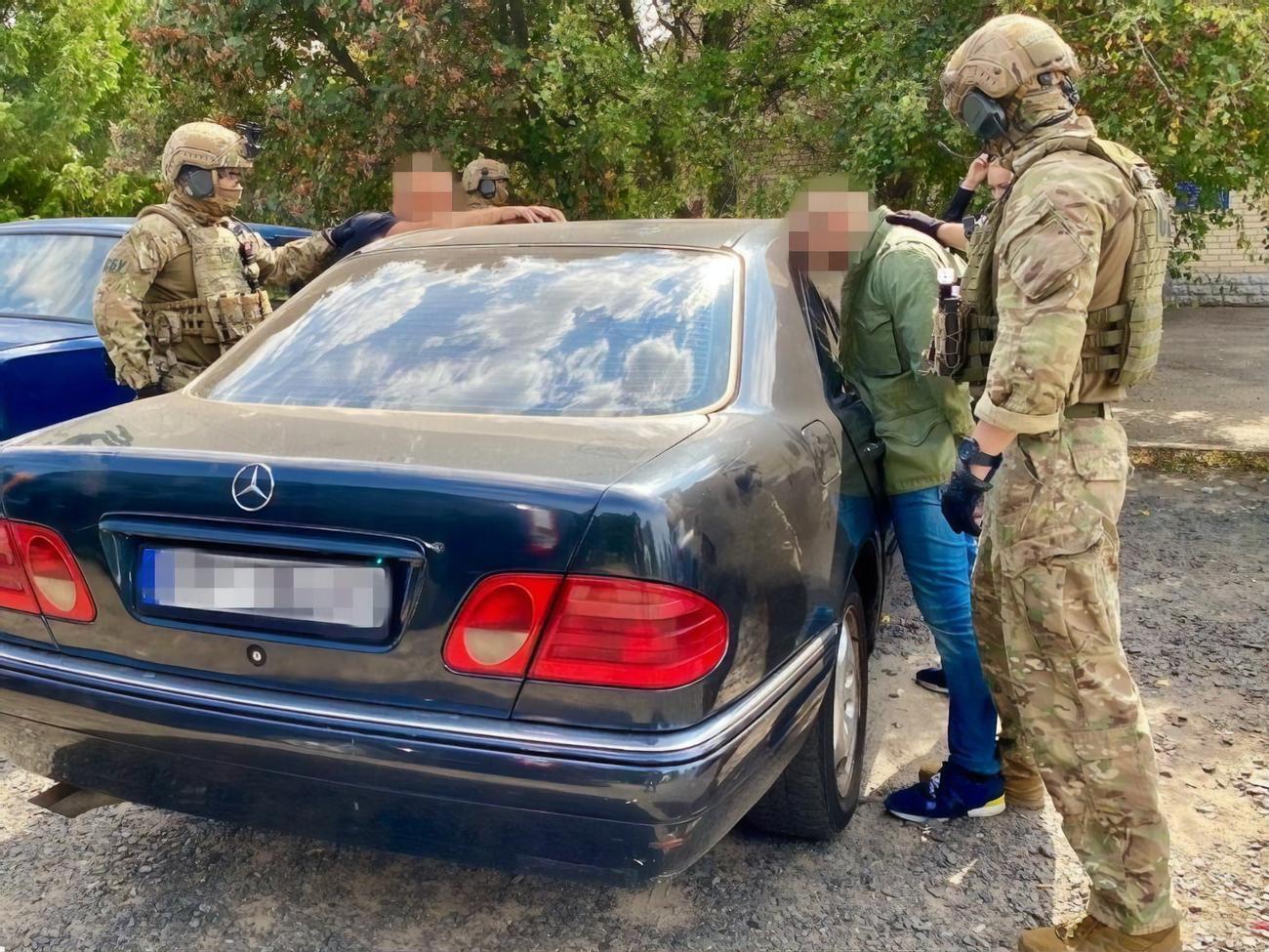 Співробітники СБУ затримали зловмисника в передмісті Харкова