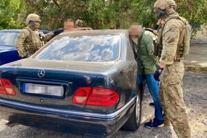 Співробітники СБУ затримали зловмисника в передмісті Харкова