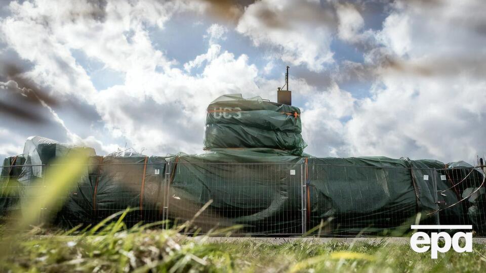 Когда затонувшую субмарину подняли, тела женщины на ней не было