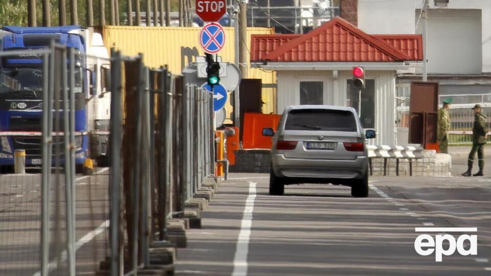 У Білорусі можуть стягувати плату за виїзд із країни