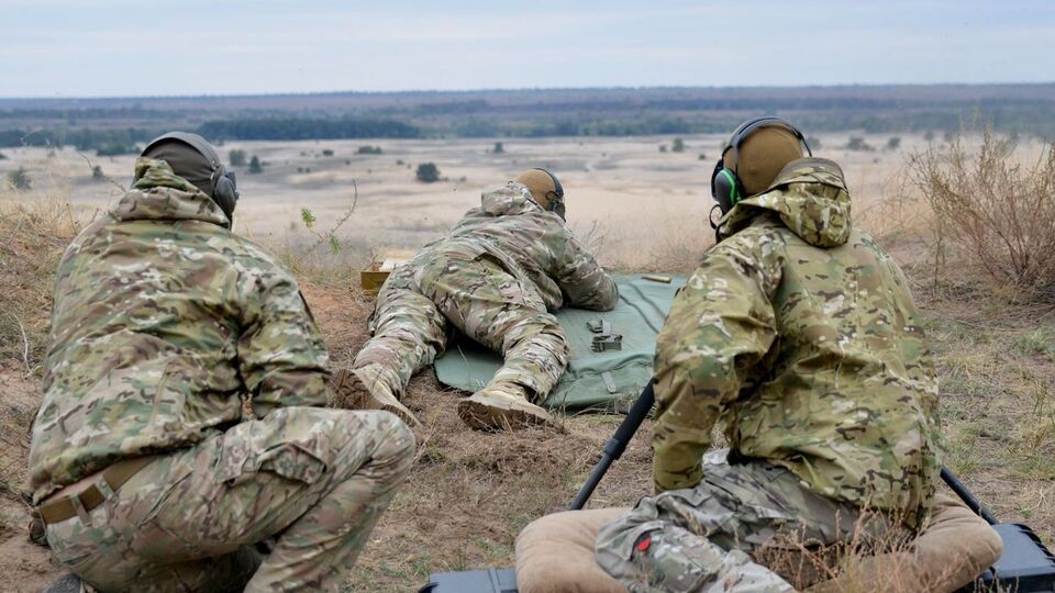 Ефективна дальність стрільби обох гвинтівок становить до 2000 м