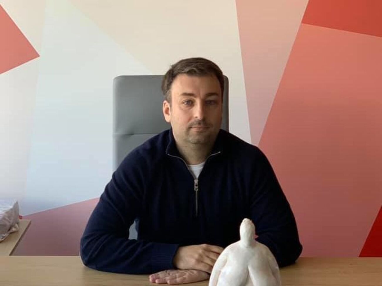Що це за тупорилий локдаун? Або закрийте нах...й усіх, або не їб...ть нам мізки