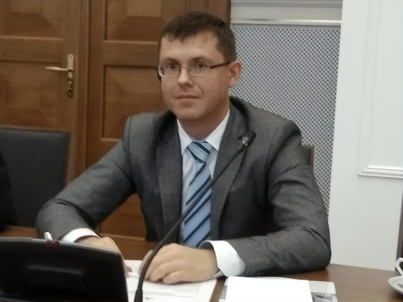 За порушення закону про позбавлення нардепів права на депутатські виплати до держбюджету повернуто понад 30 млн грн, повідомив Фролов