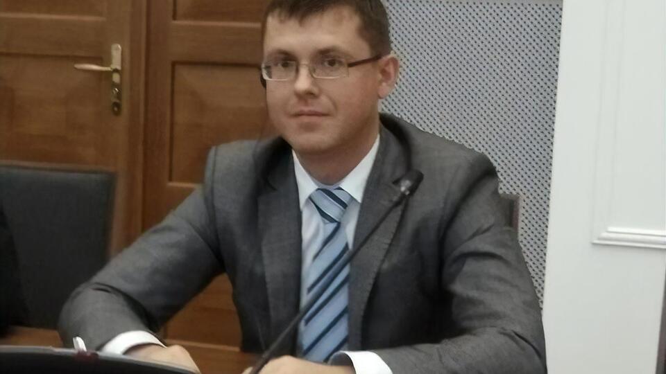 За порушення закону про позбавлення нардепів права на депутатські виплати до держбюджету повернуто понад 30 млн грн, повідомив Фролов