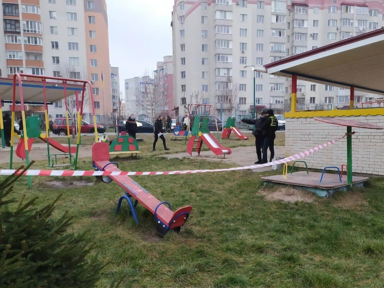 За даними поліції, вибух петарди стався, коли діти почали з нею гратися