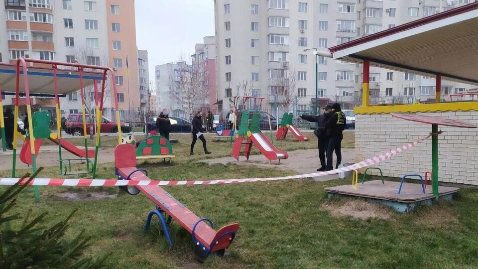 За даними поліції, вибух петарди стався, коли діти почали з нею гратися