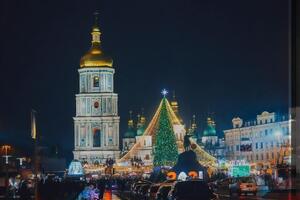 Ялинку встановили на Софійській площі 11 грудня