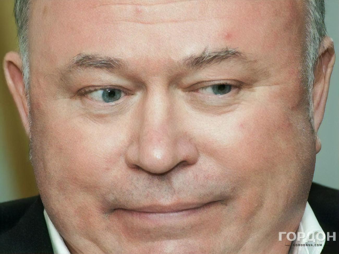 Караулов: У меня жена умная. Она как-то сразу сказала: "Пока не рожу, я тебя не пущу на вакцинацию"
