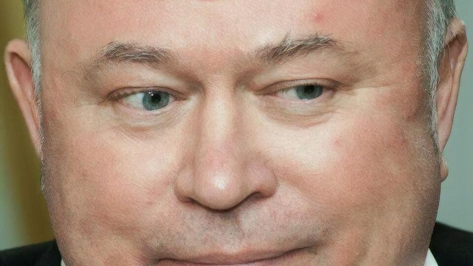 Караулов: У мене дружина розумна. Вона якось відразу сказала: "Поки не народжу, я тебе не пущу на вакцинацію"