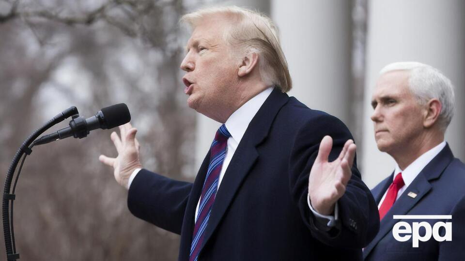 На выборы 2020 года Пенс (справа) шел вместе с Трампом (слева) как кандидат на должность вице-президента