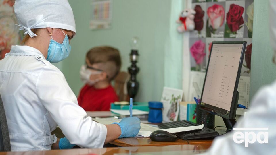На лабораторії МОЗ та індивідуальний захист для медиків витрачено 3,3 млрд грн
