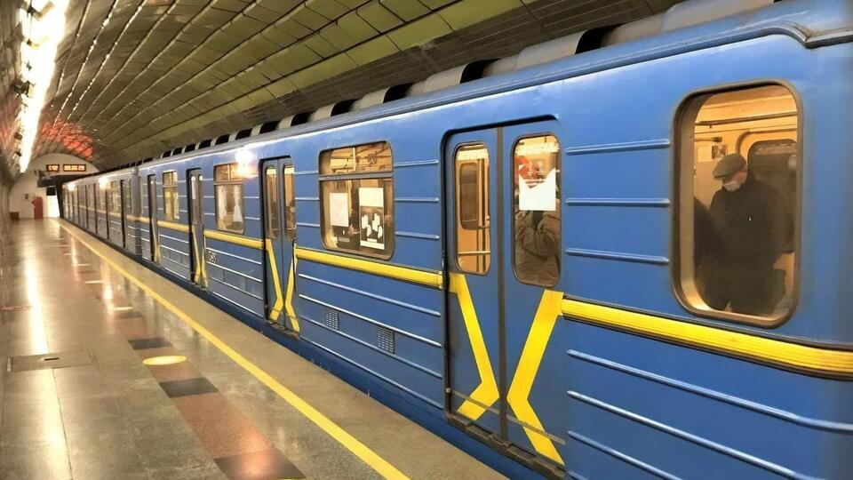 На снижение пассажиропотока в киевском метро повлияла эпидемия коронавируса и карантин