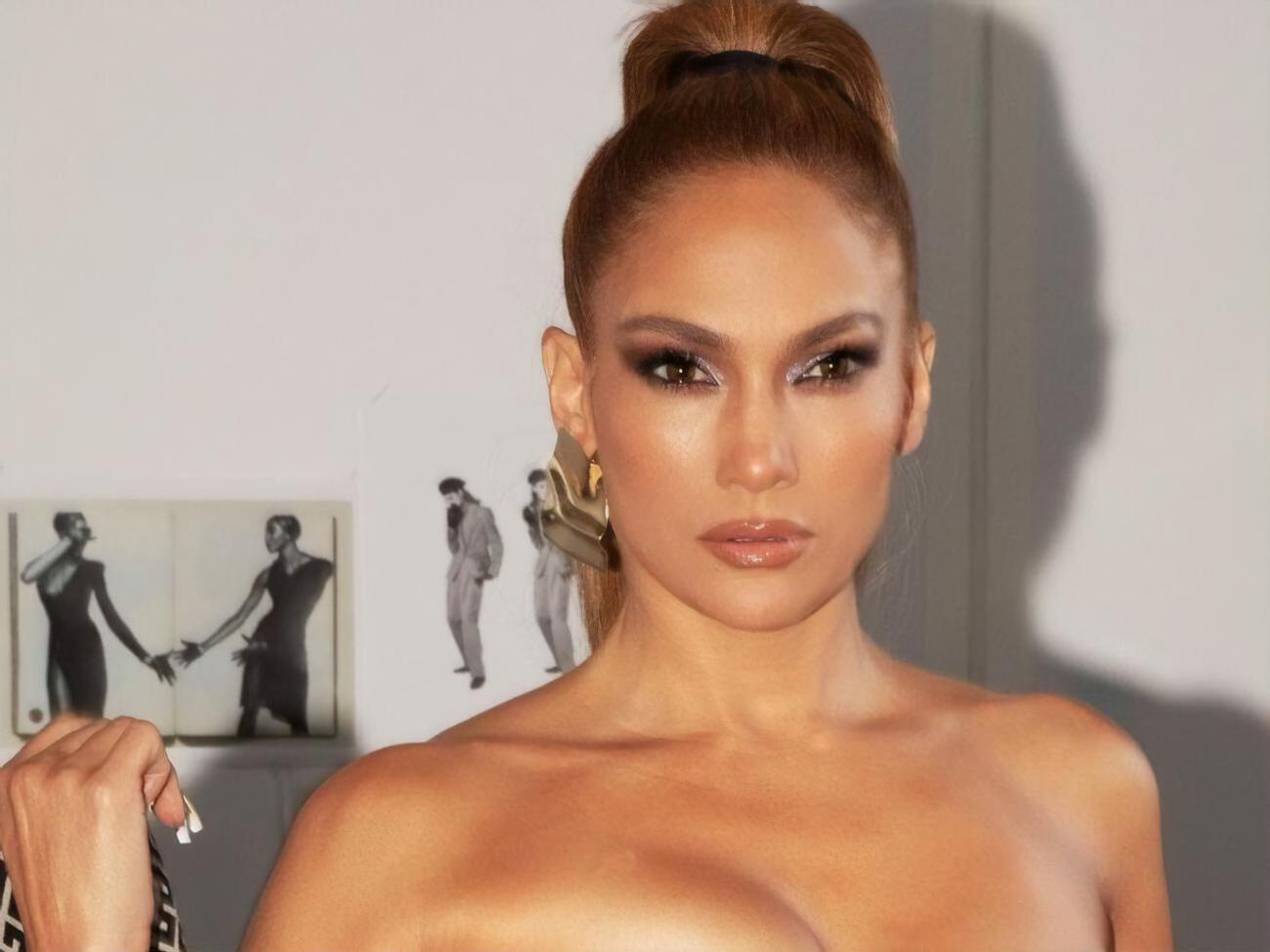 Лопес показала "честные" снимки