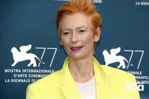 Свінтон у 1997 році народила двійнят від шотландського художника Бірна