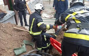 Спасатели достали тело, но помочь человеку уже не смогли