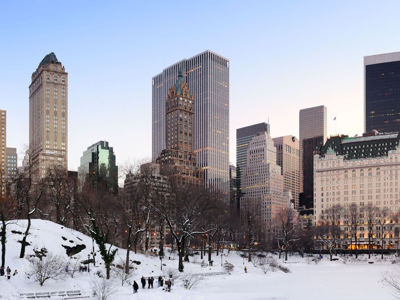 Нью-Йорк разрывает контракты с компанией Трампа