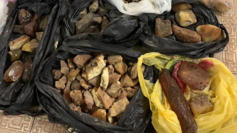 СБУ запобігла незаконному продажу бурштину