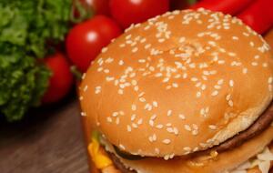 В Украине бигмак стоит 62 грн