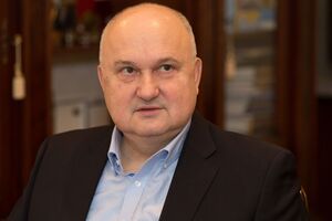 Смешко: Друзья президента уже сели на схемы, в которых предыдущие и нынешние чиновники переплетаются