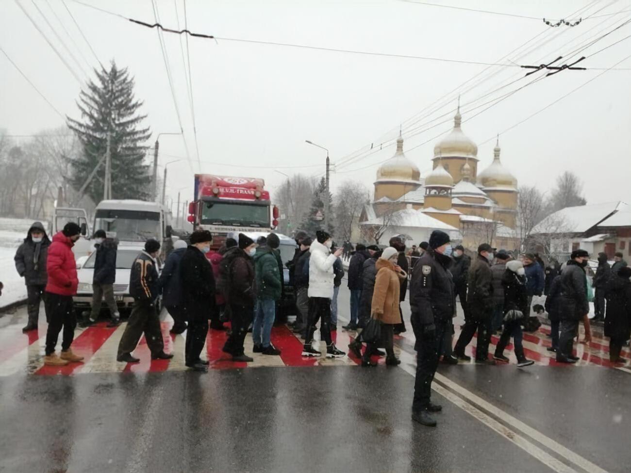 В Ивано-Франковской области снова заблокировали трассу национального значения