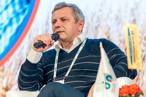 Устенко: Промышленные и аграрные предприятия продолжают работать. Также работает банковская система
