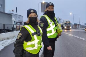 Во время непогоды усиленно работают все оперативные службы