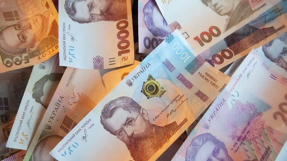 Гривня подешевшала щодо долара