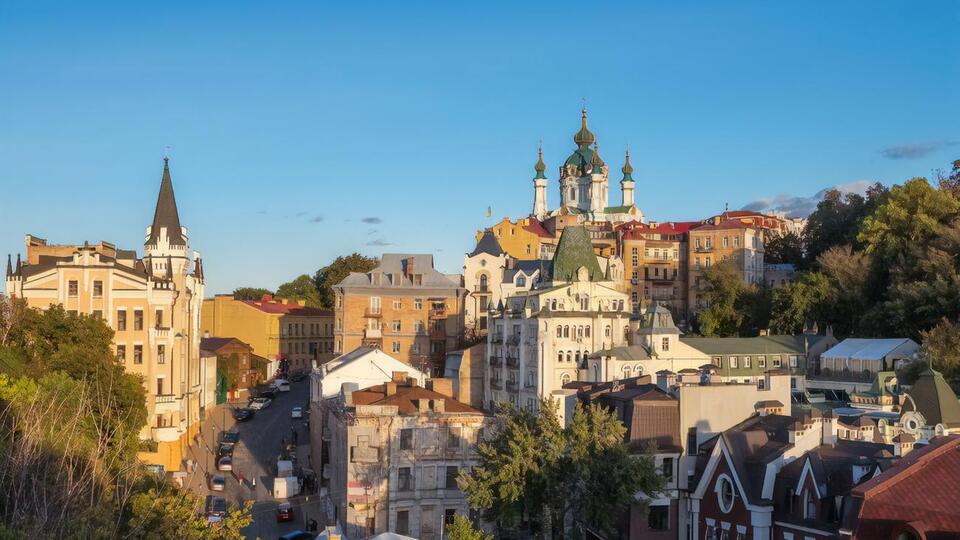 Громадськість Андріївського узвозу зазначила, що на місці встановлення пам'ятника Сліпака мали провести археологічні роботи