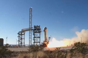 Blue Origin 14 января успешно провела 14-й испытательный полет своей ракеты-носителя и корабля New Shepard