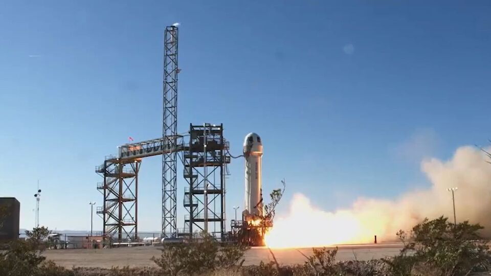 Blue Origin 14 января успешно провела 14-й испытательный полет своей ракеты-носителя и корабля New Shepard